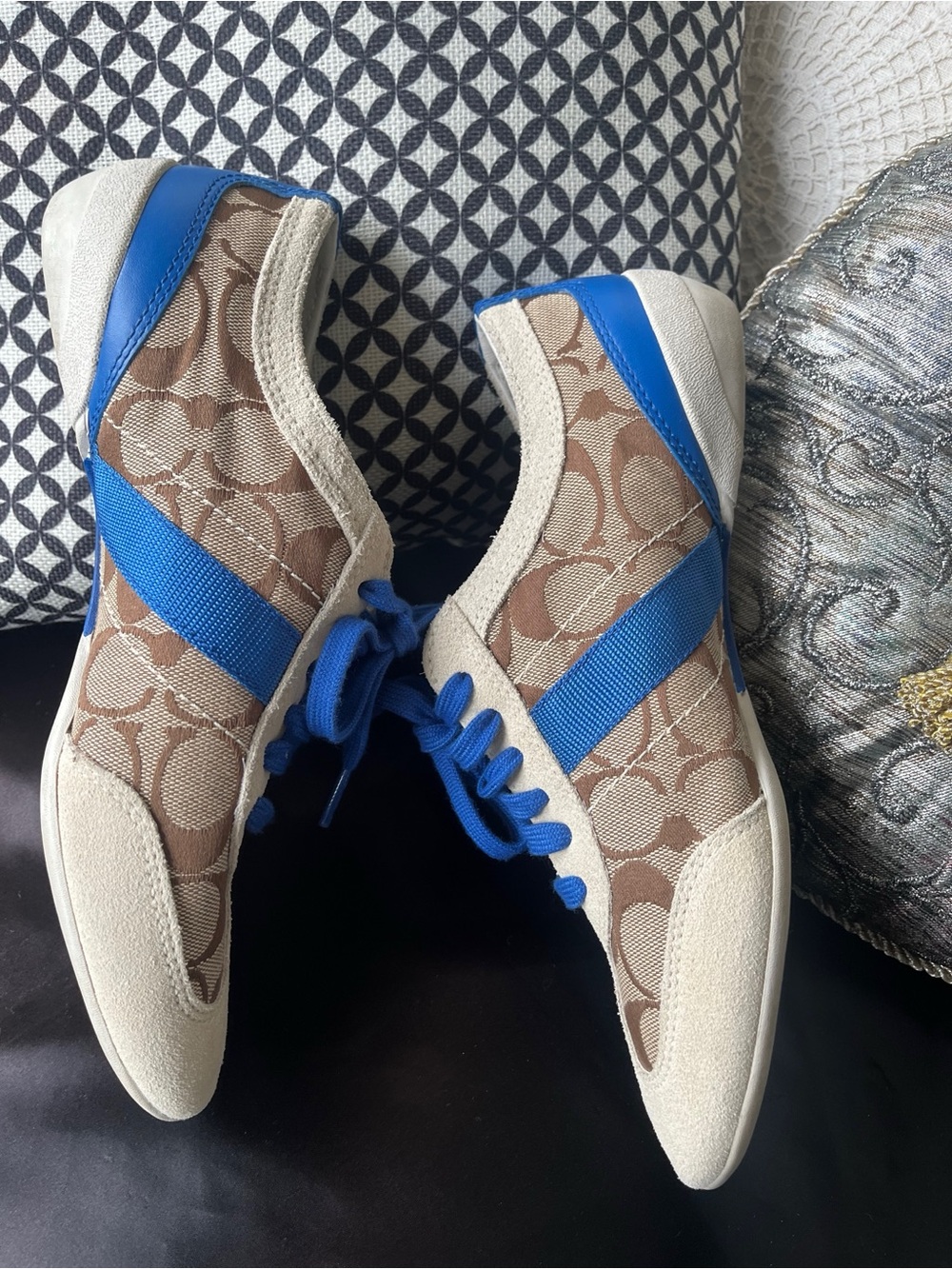 Coach Cream Signature Canvas Sneakers with Bright Blue Trim - Picture 2 of 9
